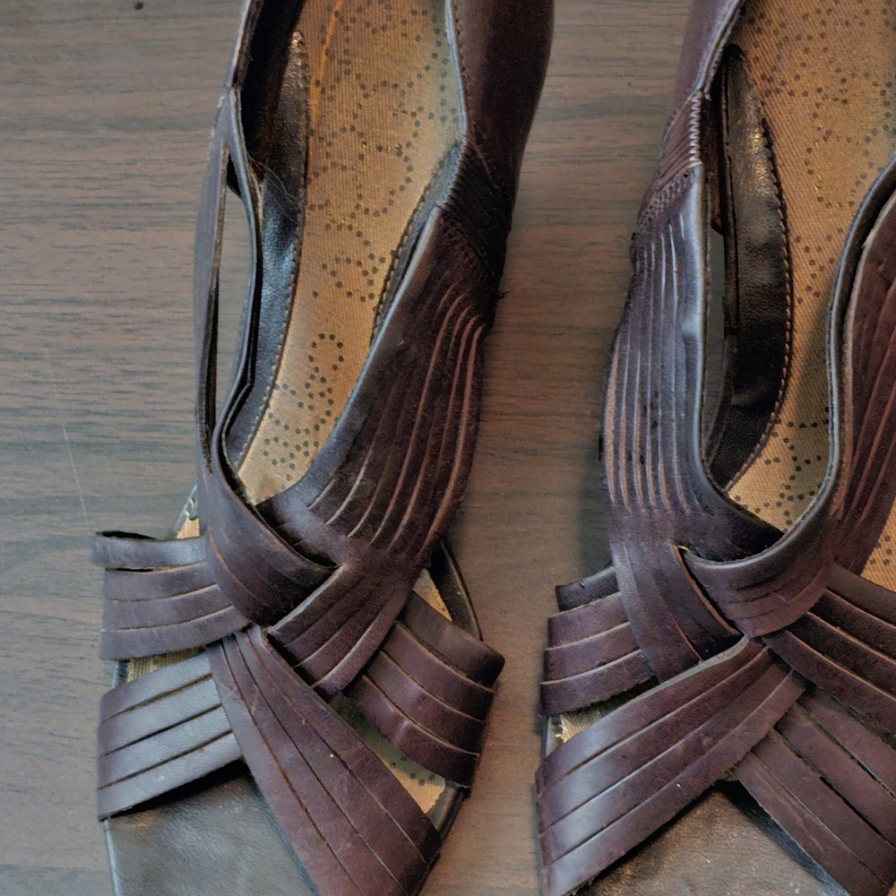 Kenneth Cole Reaction Dark Brown Wedges